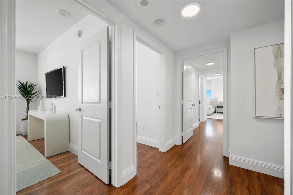 347 N New River Dr E, Fort Lauderdale, FL 33301