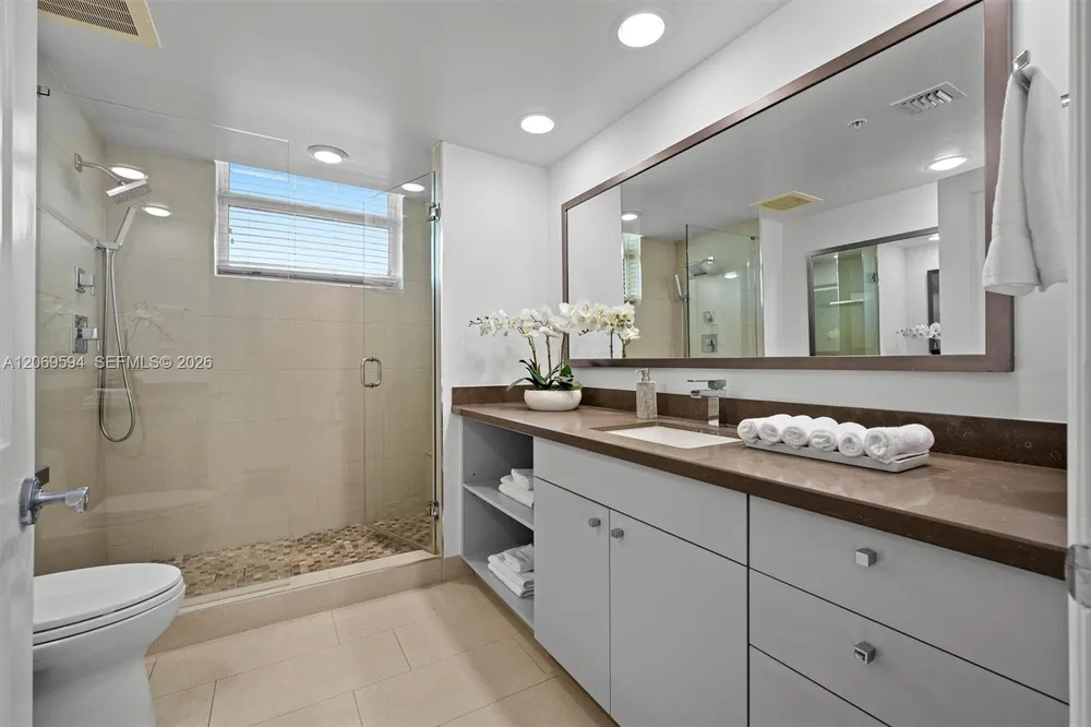 347 N New River Dr E, Fort Lauderdale, FL 33301