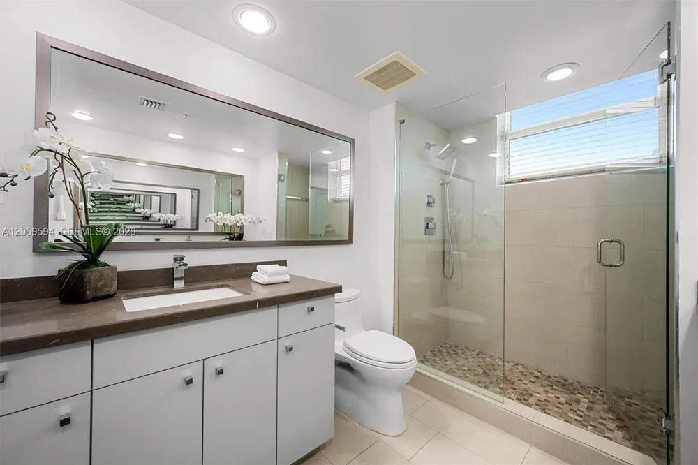 347 N New River Dr E, Fort Lauderdale, FL 33301