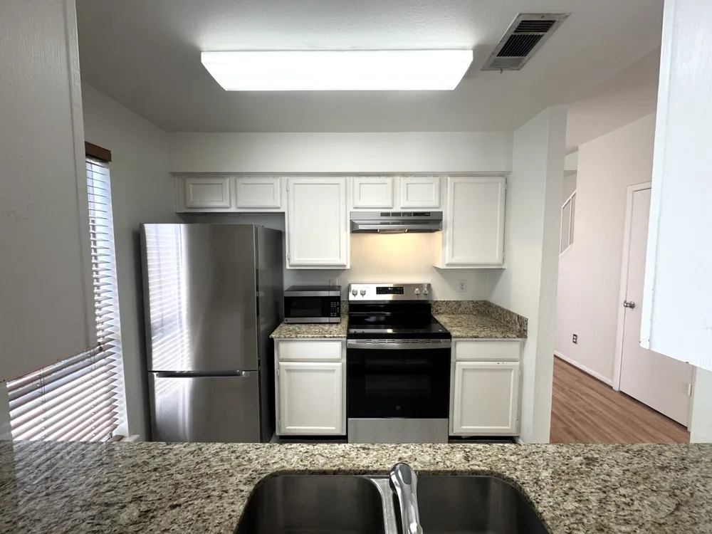 4225 Purdue St, Houston, TX 77005