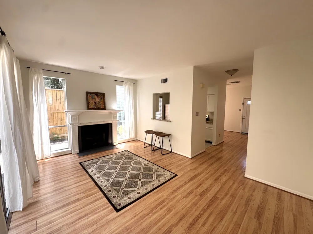 4225 Purdue St, Houston, TX 77005