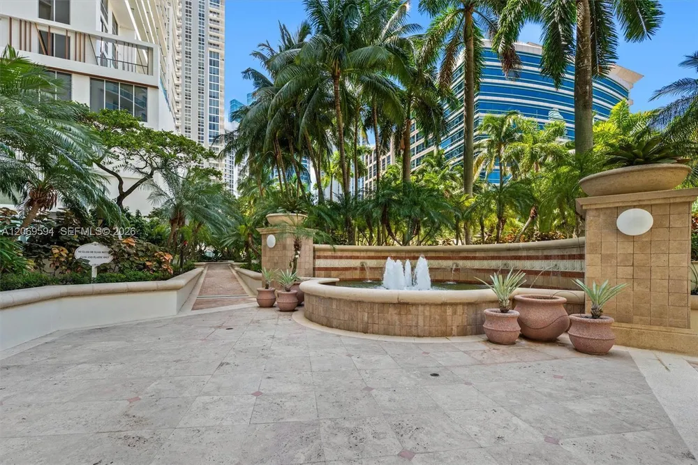 347 N New River Dr E, Fort Lauderdale, FL 33301