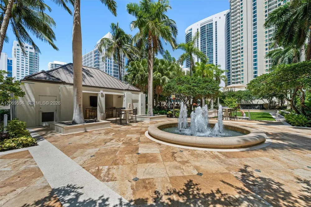 347 N New River Dr E, Fort Lauderdale, FL 33301