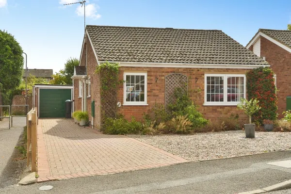 Eastfield Drive, Hanslope, Buckingham...