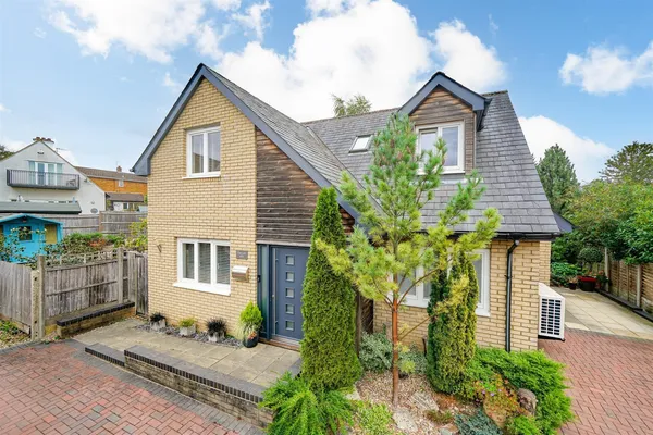 Belswains Lane, Hemel Hempstead, Hertfordshire, HP3 9PP