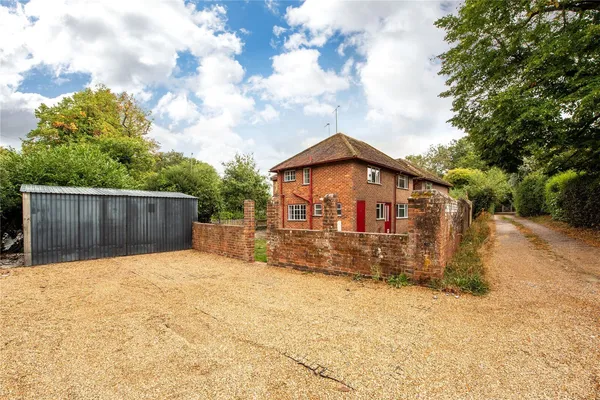Coles Lane, Ockley, RH5 photo 16