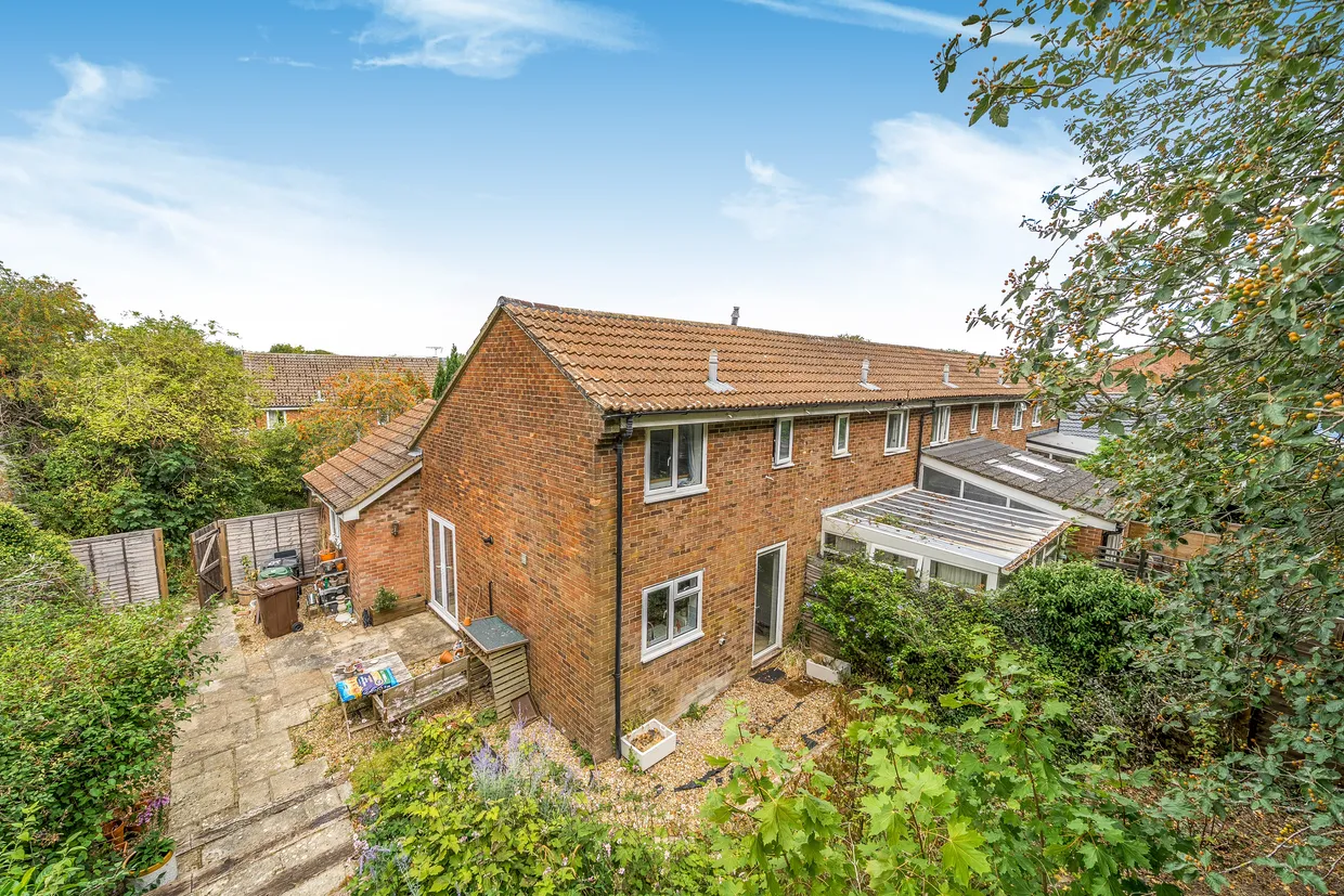Salisbury Close, Alton, GU34 photo 2