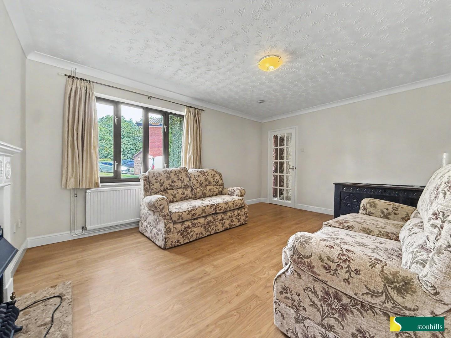 Berkeley Close, Northampton Image 6