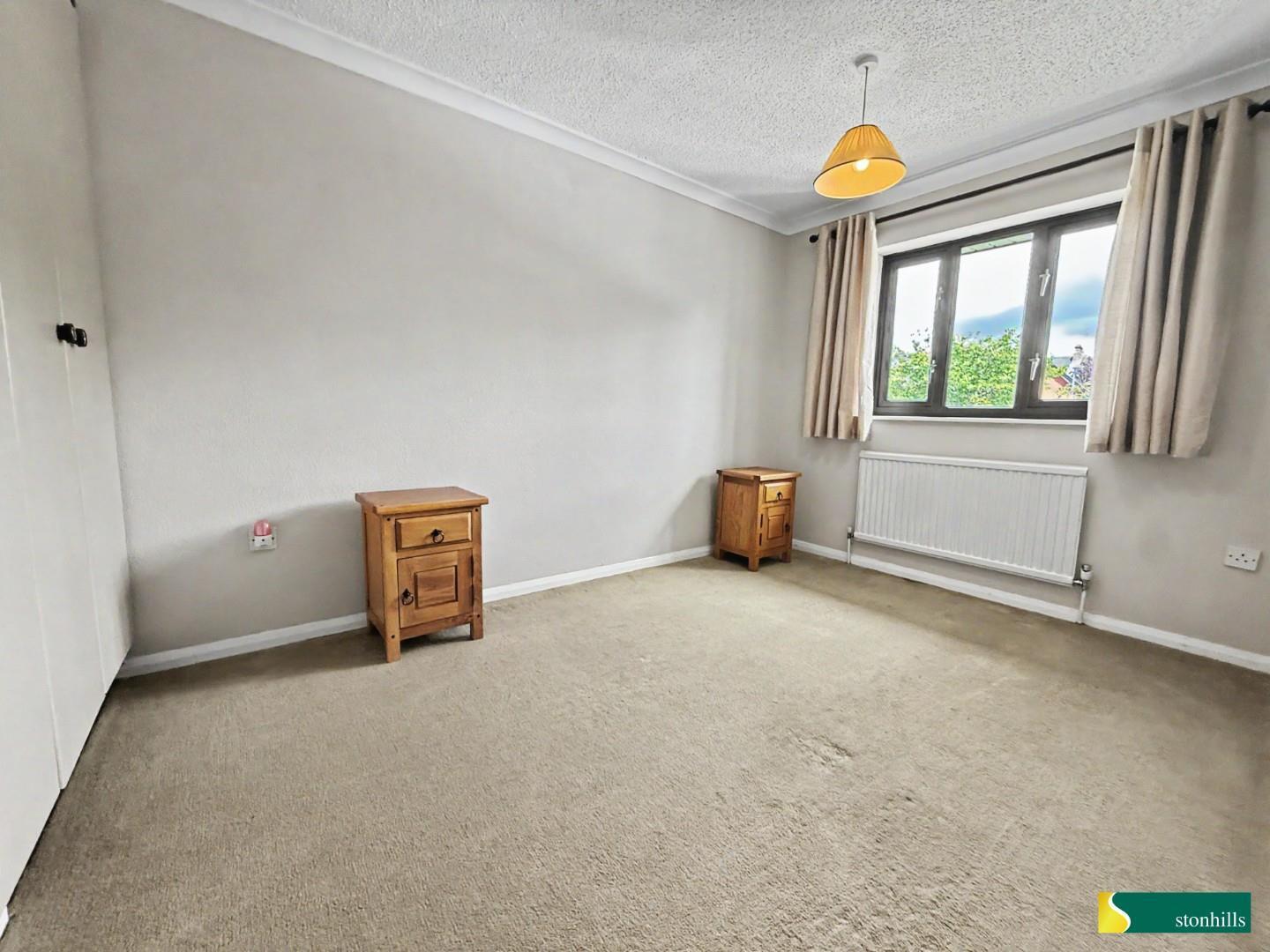 Berkeley Close, Northampton Image 14
