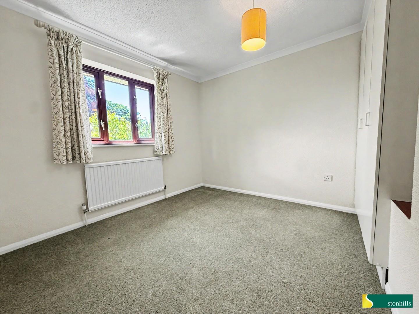 Berkeley Close, Northampton Image 15
