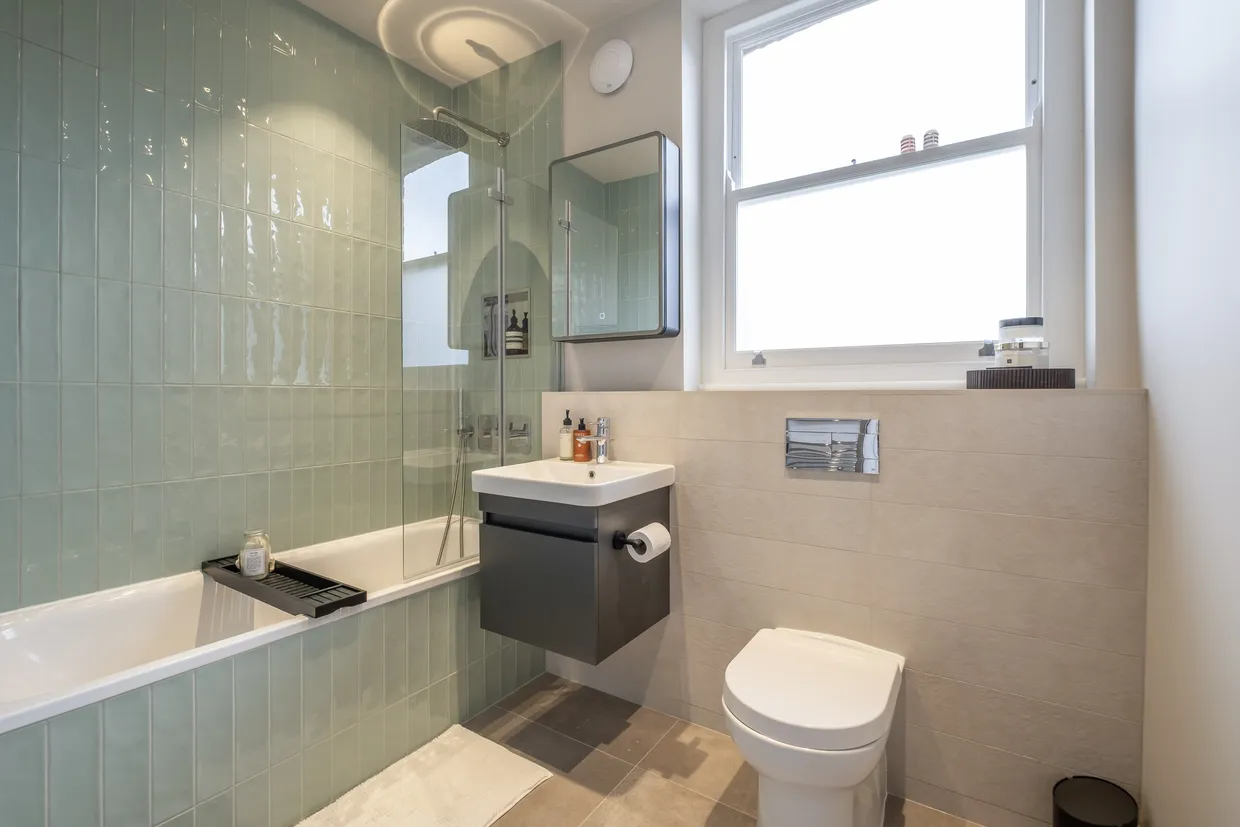 Mortlake High Street, London, SW14 photo 7