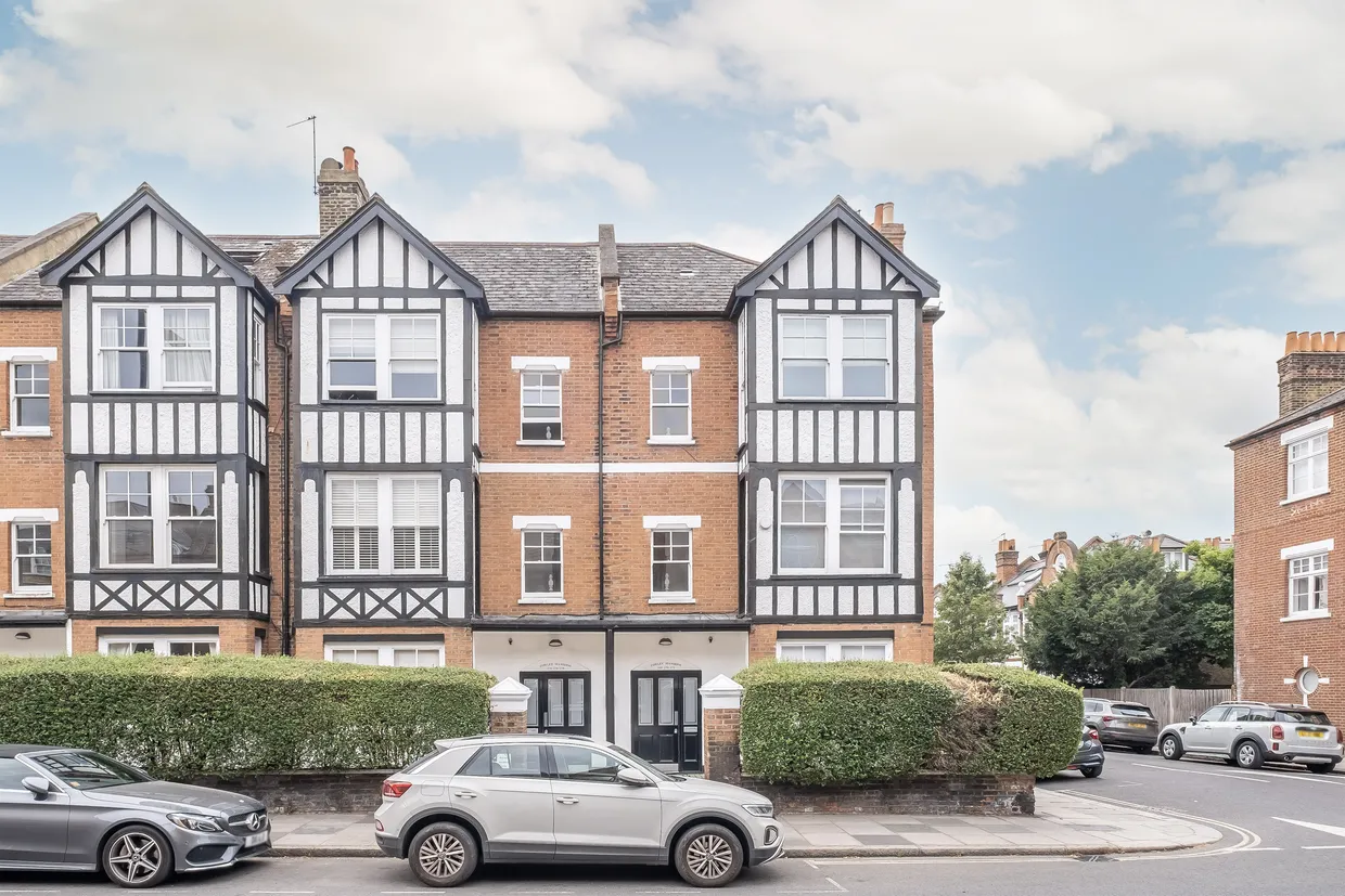 Mortlake High Street, London, SW14 photo 10