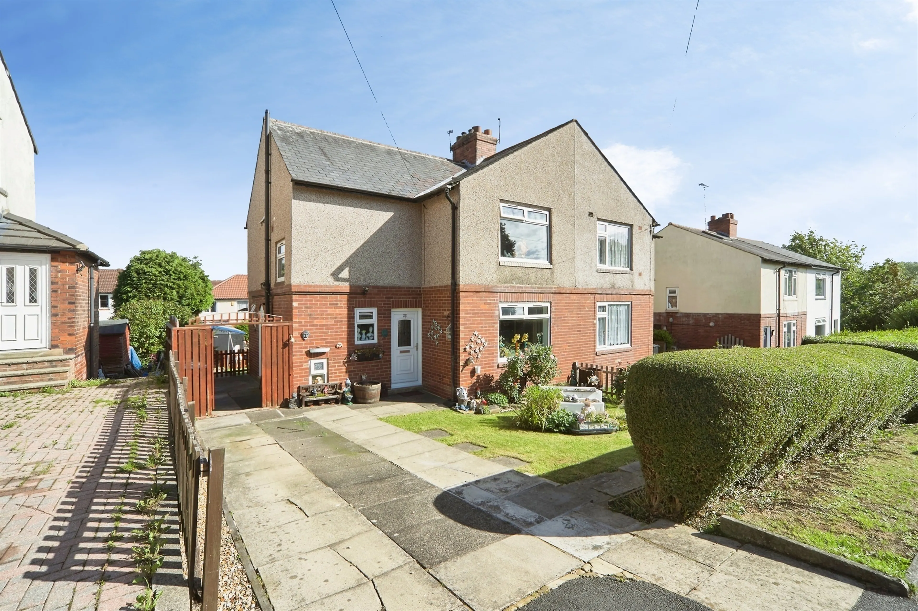 Property at Brookfield Avenue, Rodley, Leeds