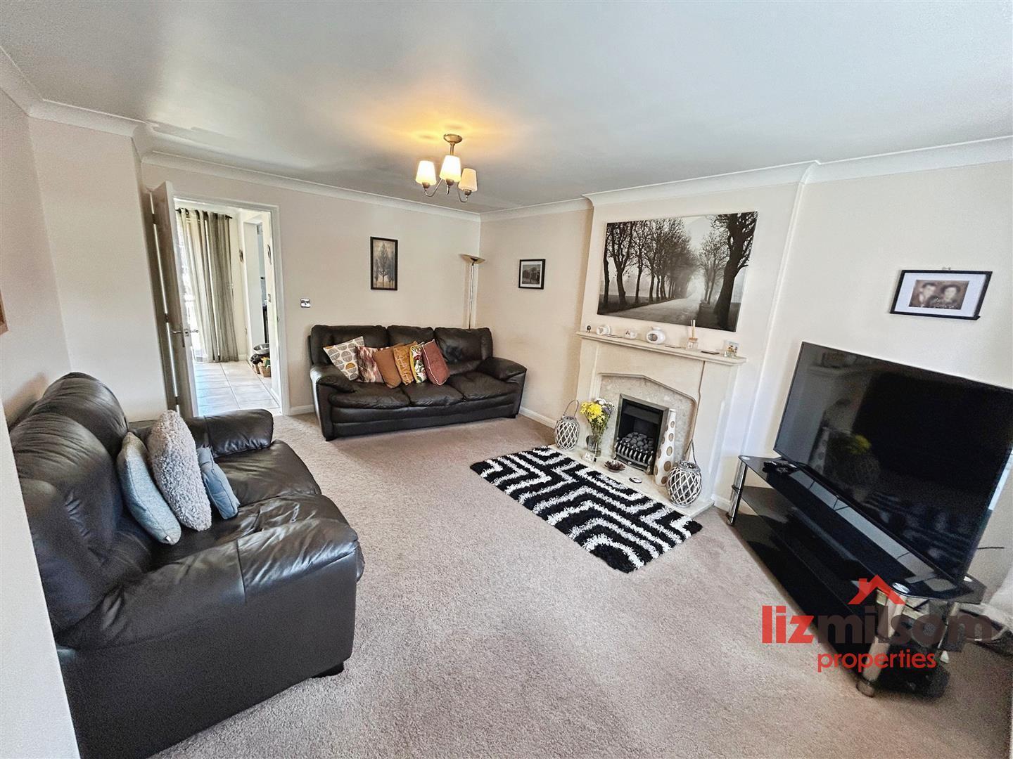Queen Victoria Drive, Swadlincote Image 4