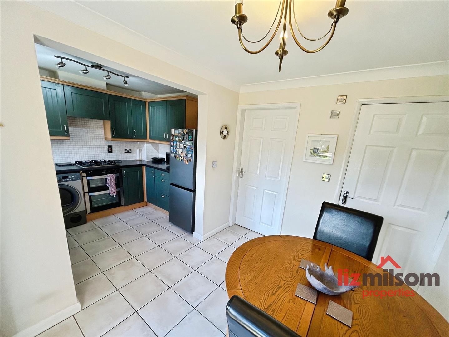 Queen Victoria Drive, Swadlincote Image 6