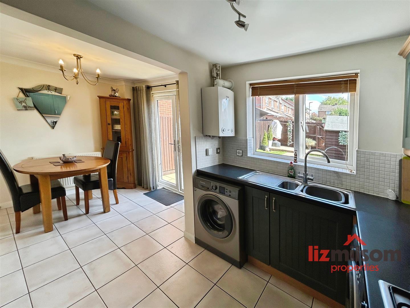 Queen Victoria Drive, Swadlincote Image 7