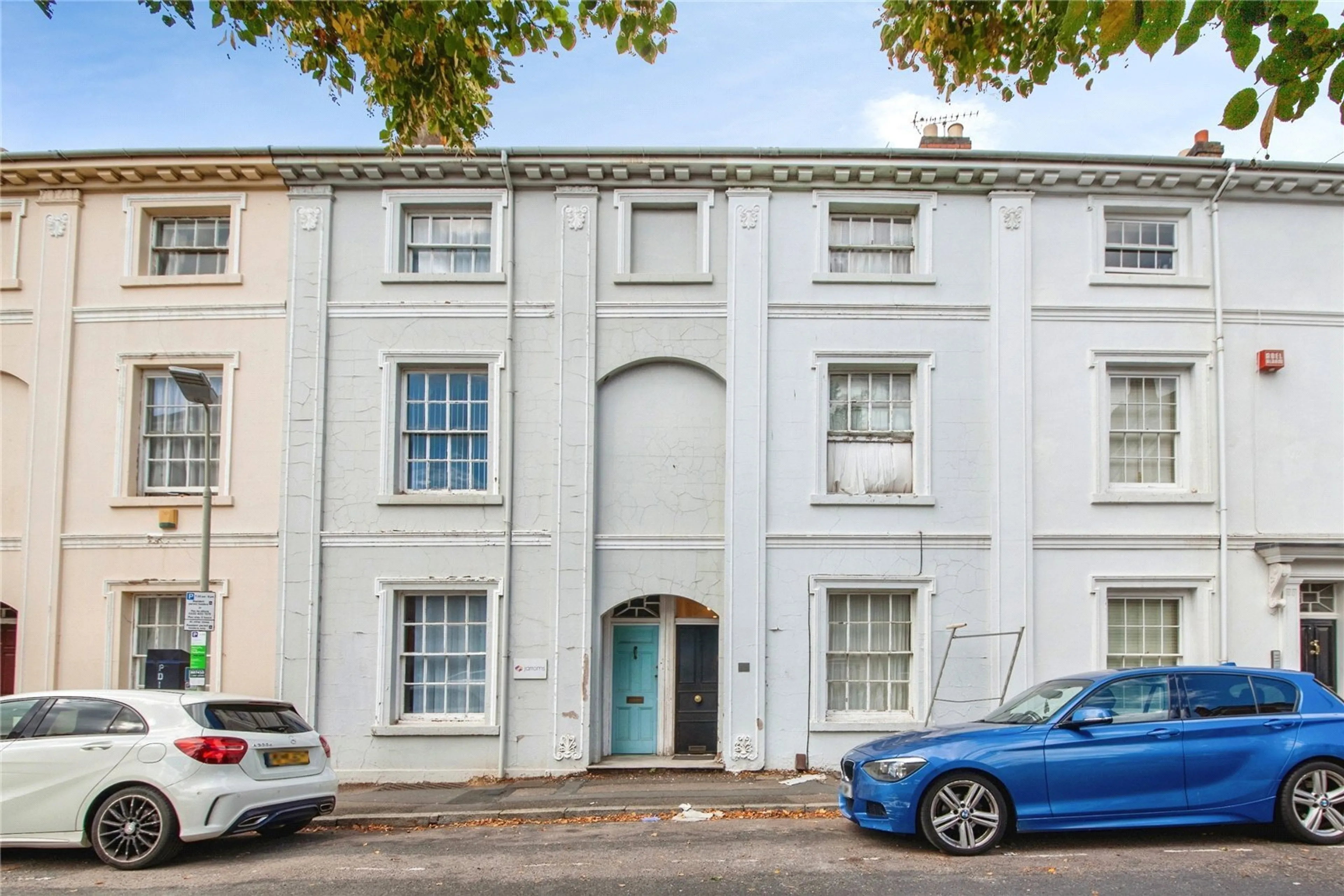 Property photo 0