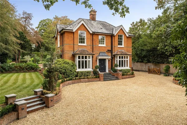 Odiham Road, Winchfield, Hook, Hampsh...