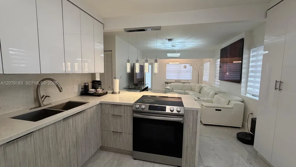 841 S 24th Ave, Hollywood, FL 33020