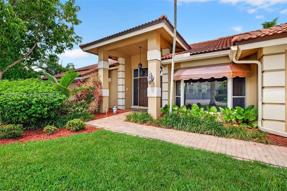 581 NW 110th Ave, Plantation, FL 33324