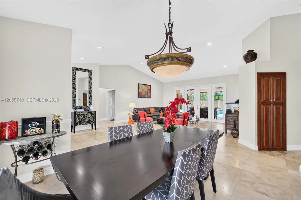 581 NW 110th Ave, Plantation, FL 33324