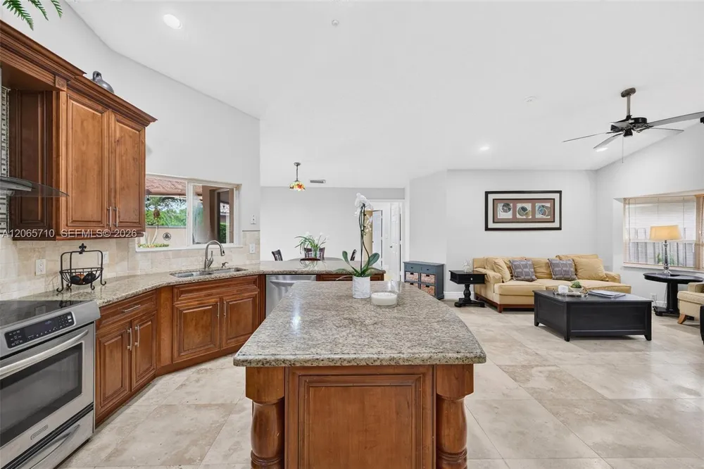 581 NW 110th Ave, Plantation, FL 33324