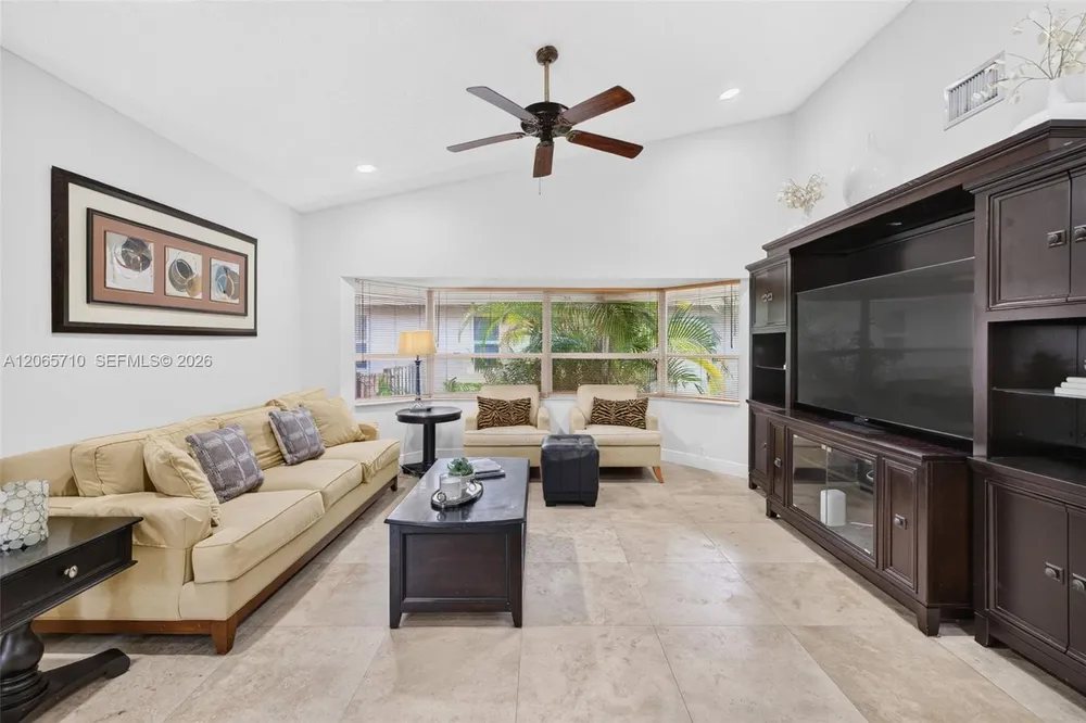 581 NW 110th Ave, Plantation, FL 33324