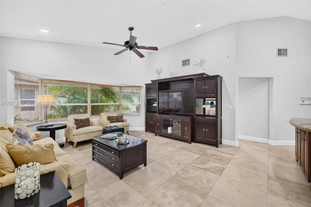 581 NW 110th Ave, Plantation, FL 33324