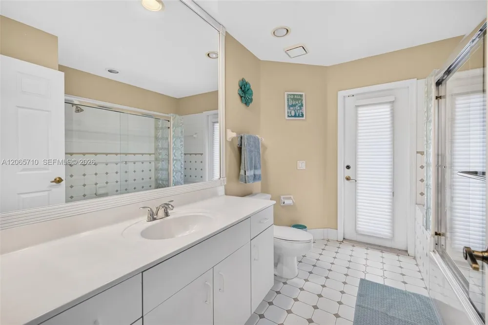 581 NW 110th Ave, Plantation, FL 33324