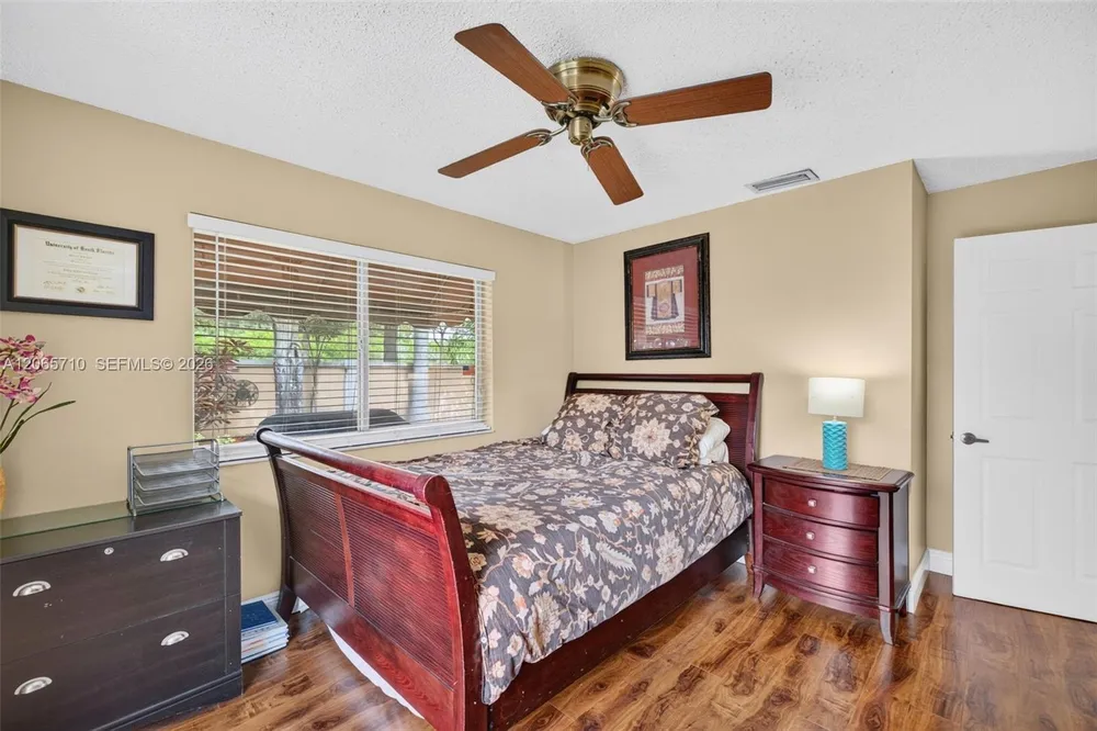 581 NW 110th Ave, Plantation, FL 33324