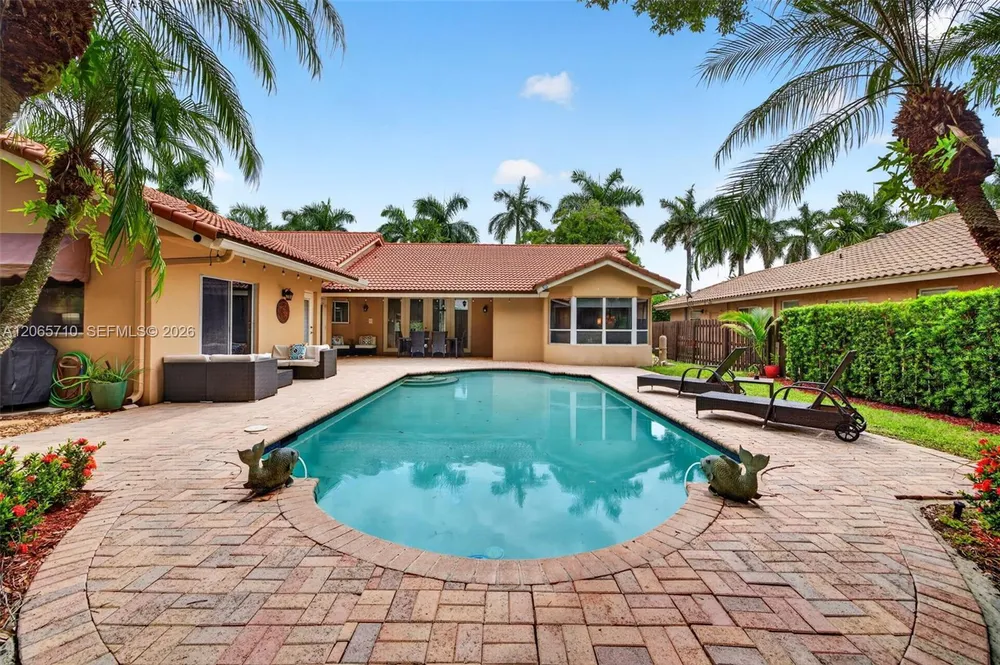 581 NW 110th Ave, Plantation, FL 33324