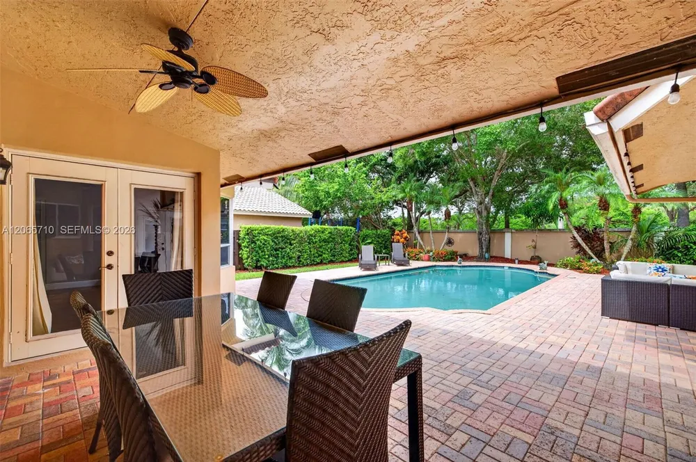 581 NW 110th Ave, Plantation, FL 33324