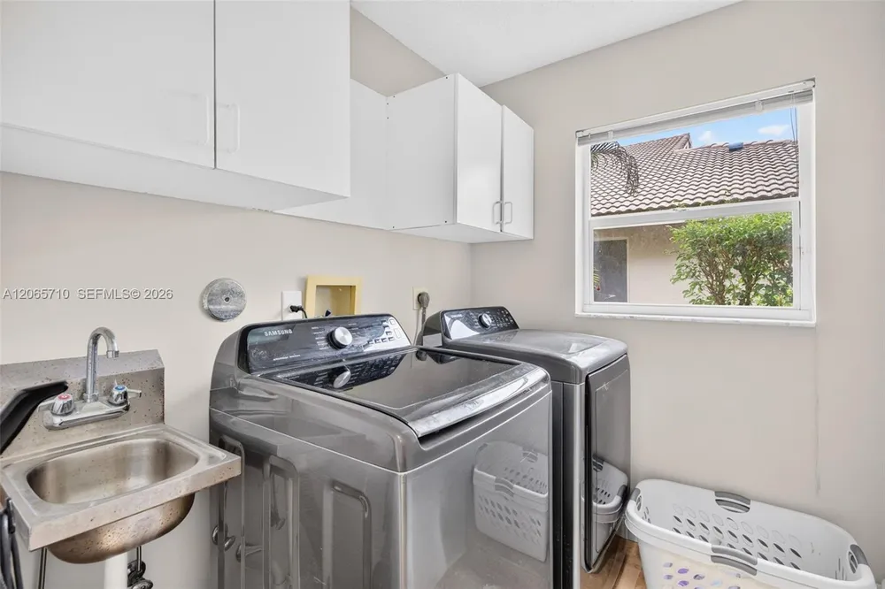581 NW 110th Ave, Plantation, FL 33324