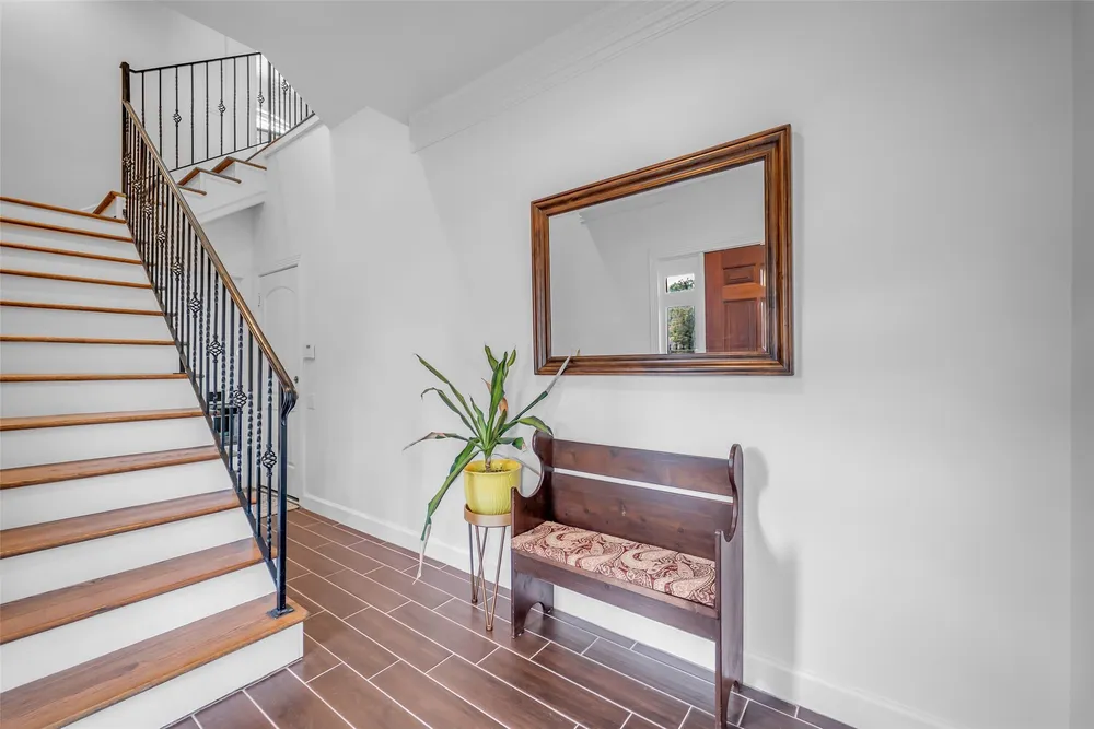 5501 Petty St, Houston, TX 77007