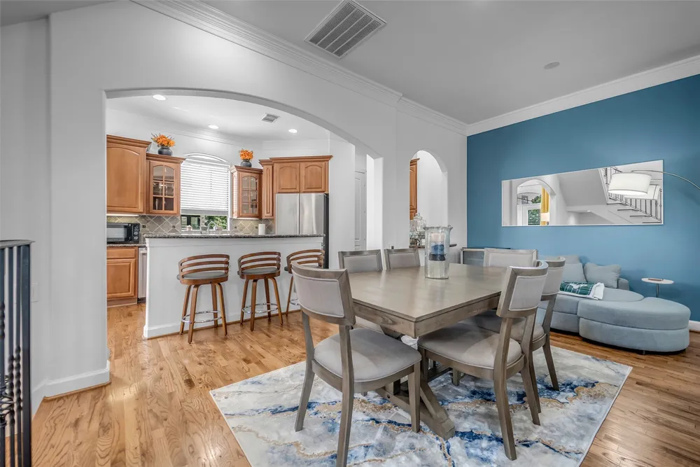 5501 Petty St, Houston, TX 77007