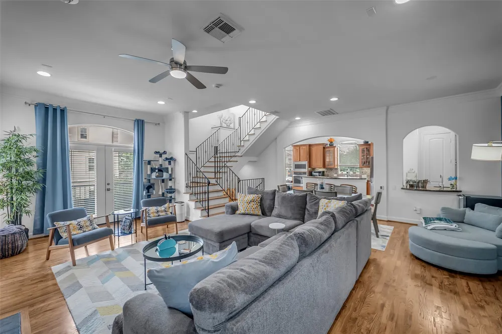 5501 Petty St, Houston, TX 77007