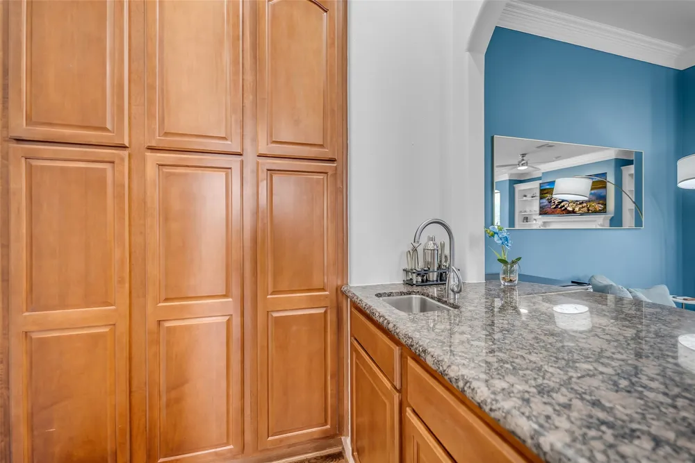 5501 Petty St, Houston, TX 77007