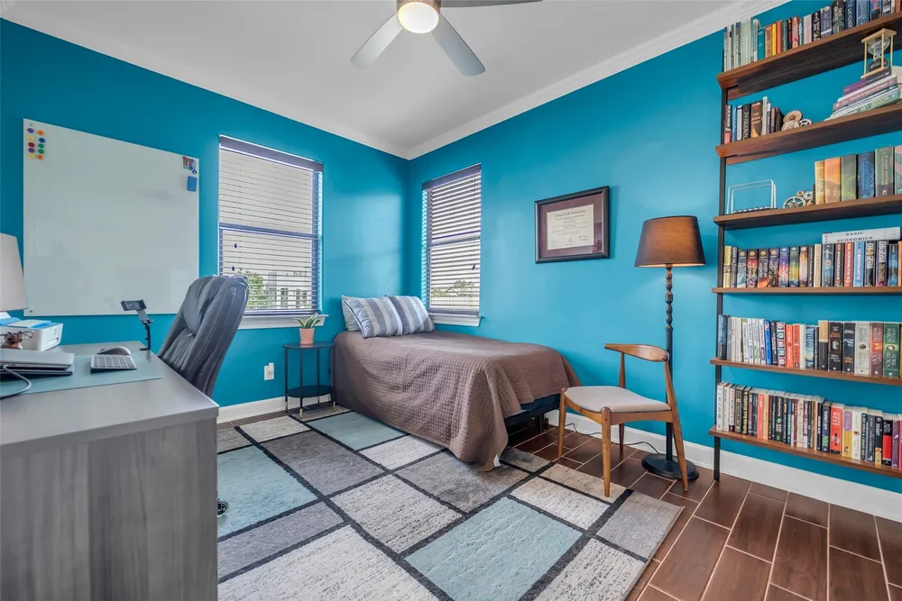 5501 Petty St, Houston, TX 77007