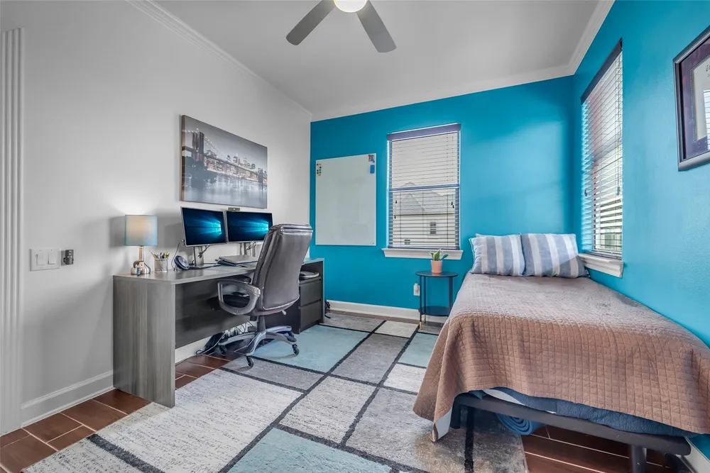 5501 Petty St, Houston, TX 77007
