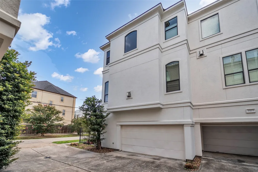 5501 Petty St, Houston, TX 77007