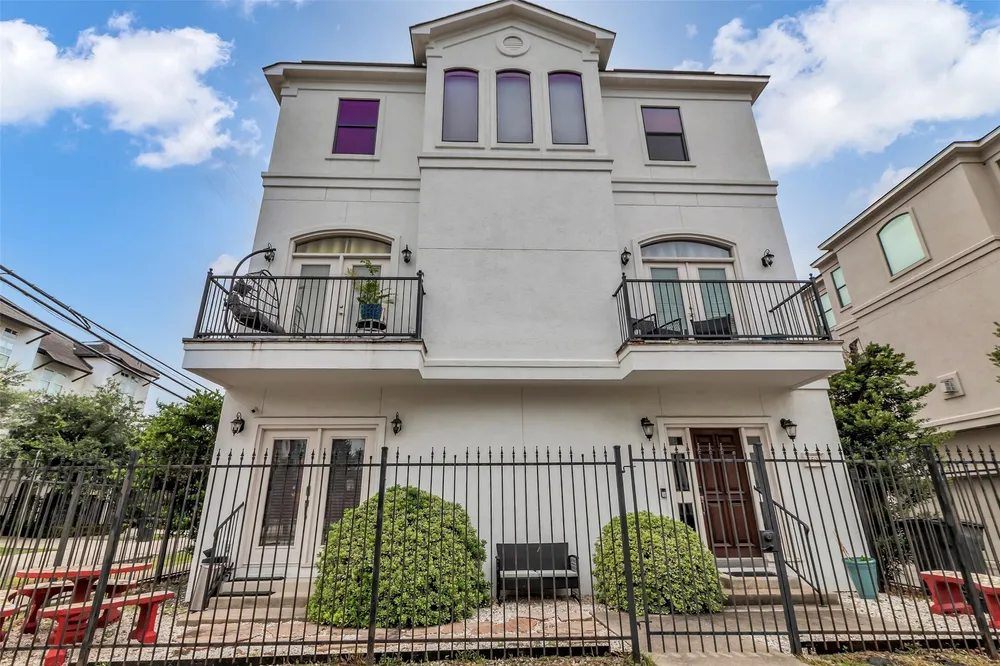 5501 Petty St, Houston, TX 77007