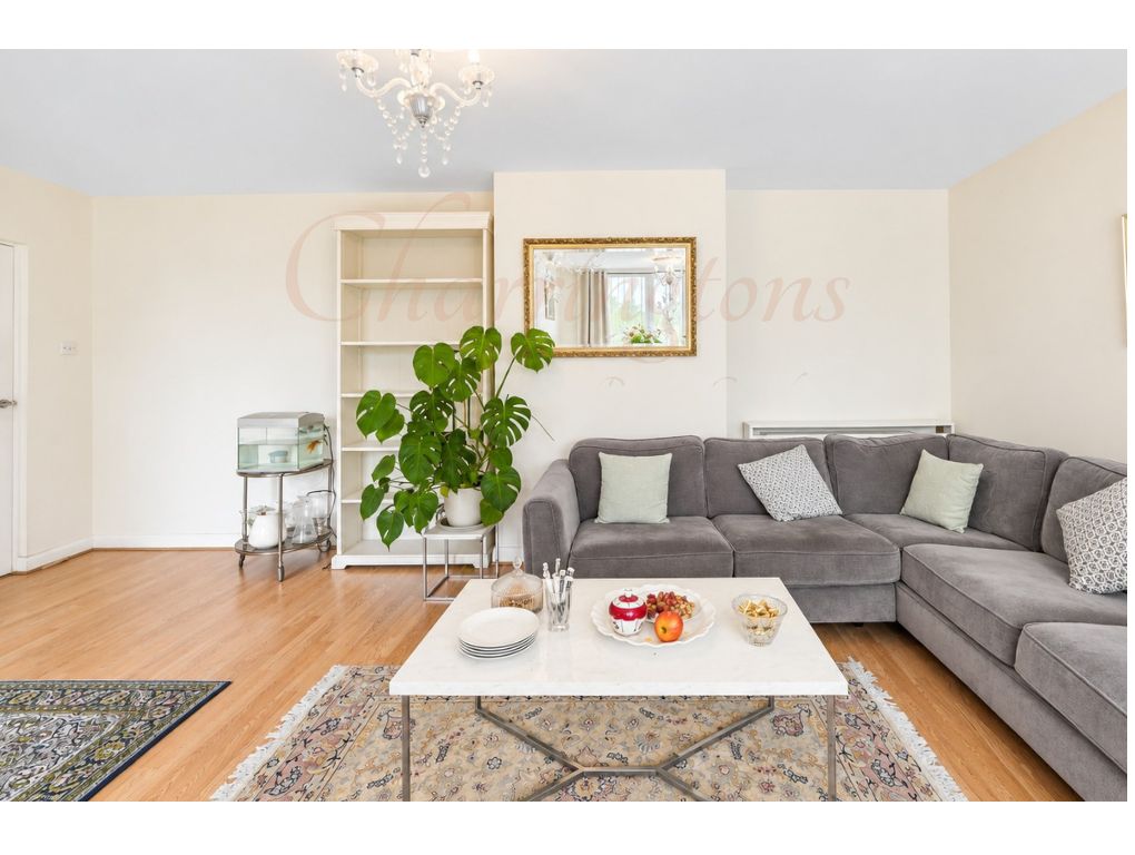 Gated Development  Spacious Two Bedroom Flat  For Sale   Hendon Hall Court  Parson Street NW4  Image 2
