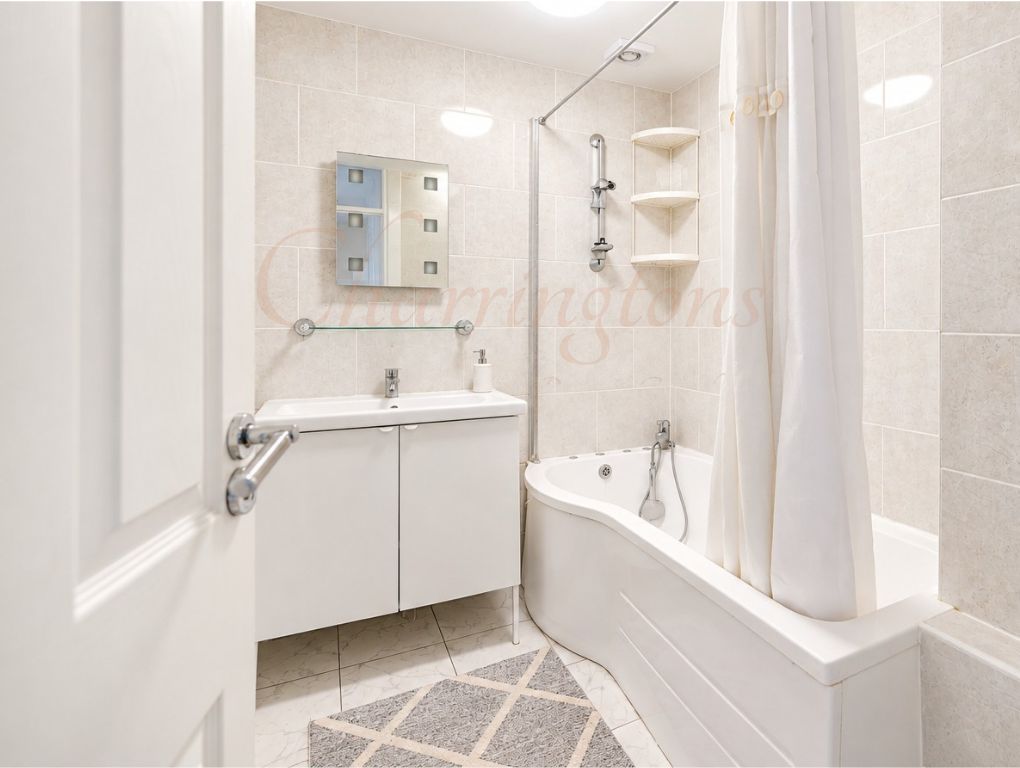 Gated Development  Spacious Two Bedroom Flat  For Sale   Hendon Hall Court  Parson Street NW4  Image 14