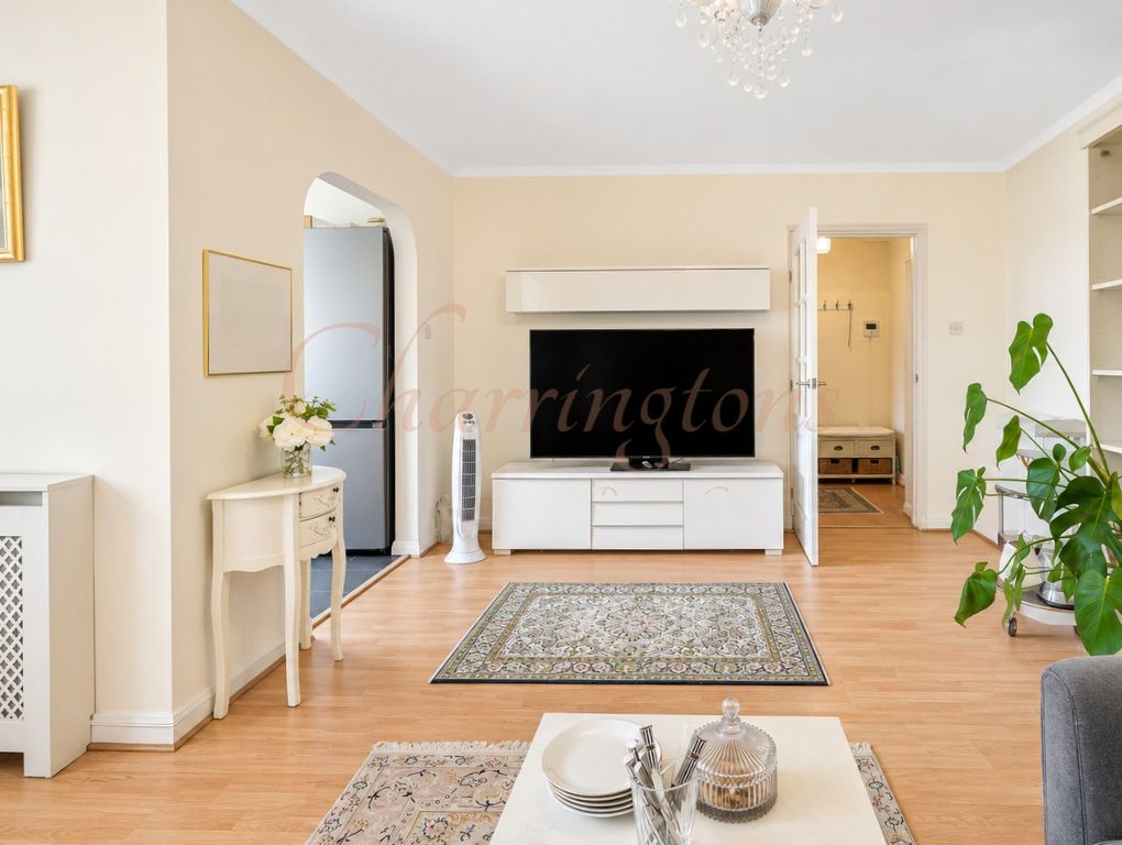 Gated Development  Spacious Two Bedroom Flat  For Sale   Hendon Hall Court  Parson Street NW4  Image 9