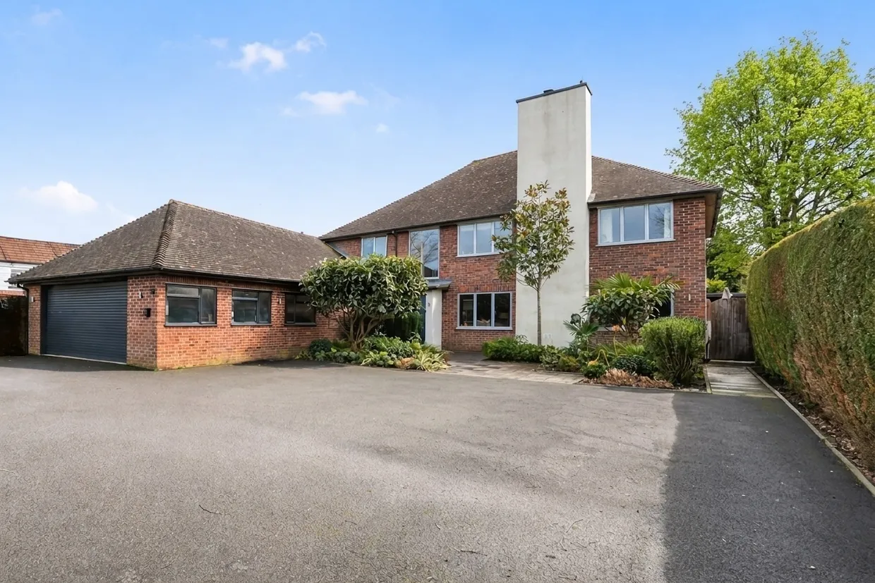 Cricketfield Road, Horsham, RH12 photo 4