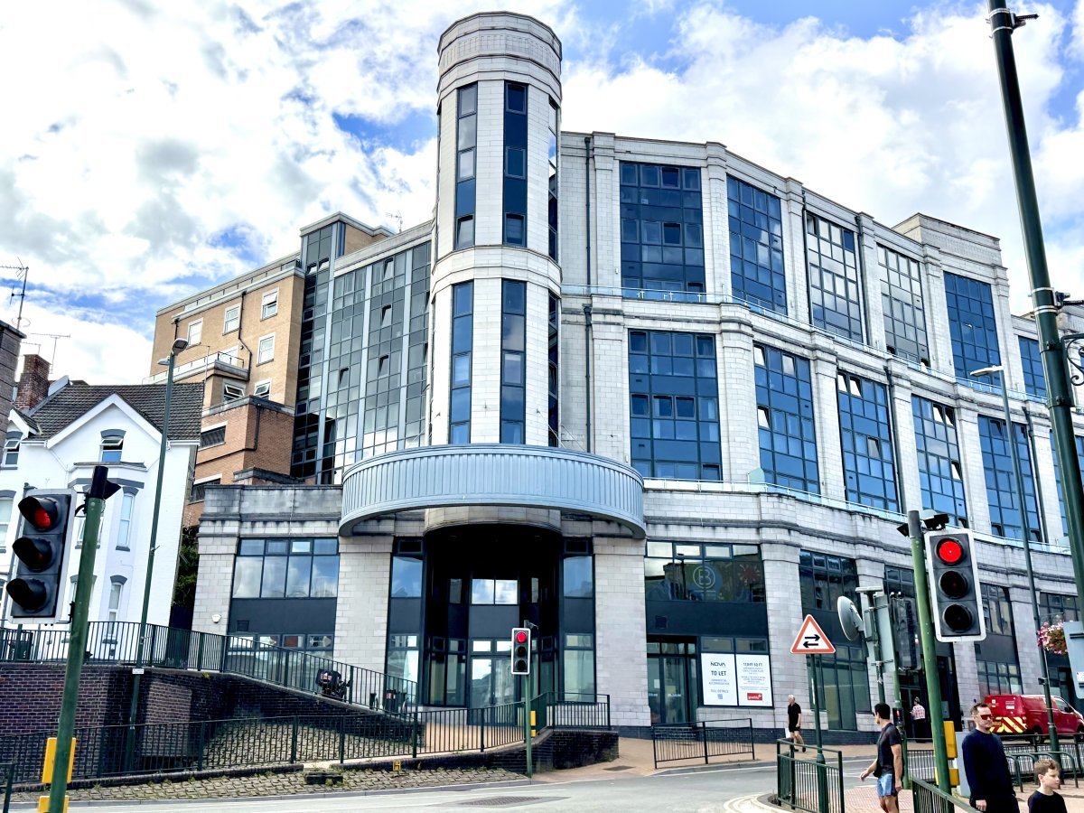 Commercial Road, West Cliff Image 1