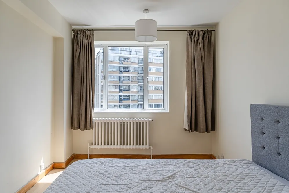 Churchill Gardens Pimlico SW1V photo 6