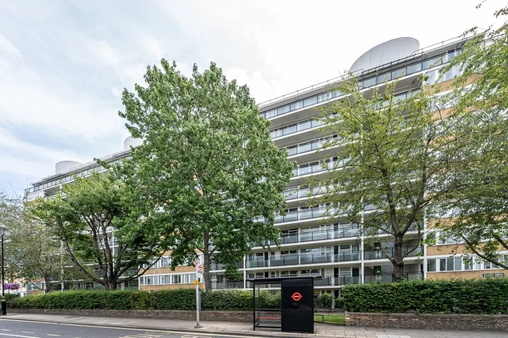 Churchill Gardens Pimlico SW1V photo 12
