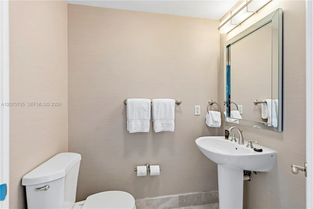 4401 Collins Ave, Miami Beach, FL 33140