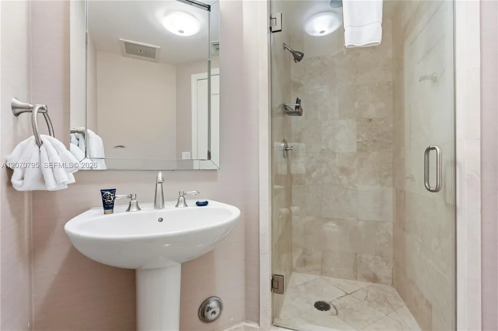 4401 Collins Ave, Miami Beach, FL 33140